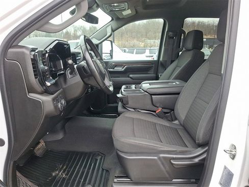 Used 2024 Chevrolet Silverado 3500 LT image 13