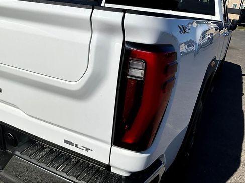Used 2025 GMC Sierra 3500 SLT w/ X31 Off-Road Package AWD/4WD image 32