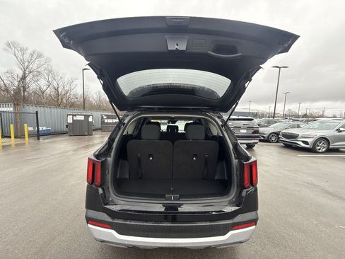 Used 2025 Kia Sorento LX image 23