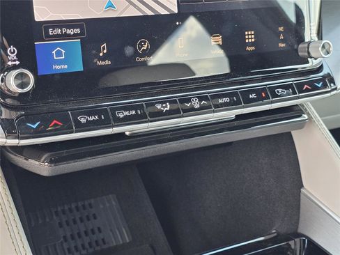 New 2026 Jeep Grand Wagoneer L 4WD w/ Premium Group I image 15