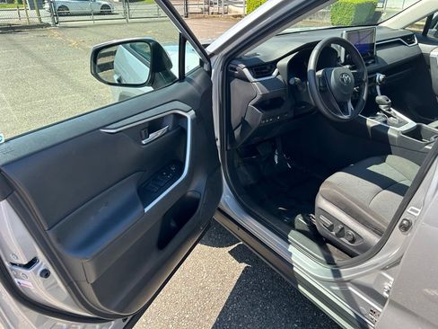Certified 2024 Toyota RAV4 XLE w/ Convenience Package AWD/4WD image 9