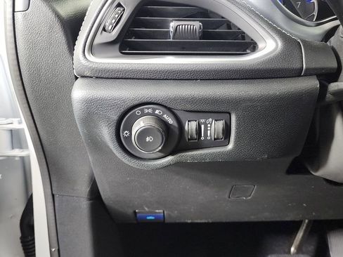 New 2026 Chrysler Pacifica Limited image 14