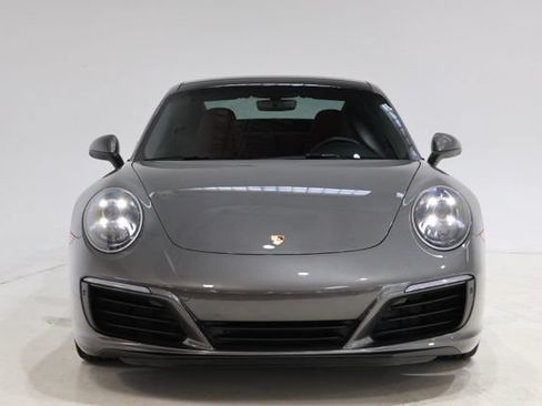 Used 2019 Porsche 911 Carrera 4S AWD/4WD image 2