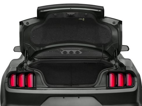 Used 2016 Ford Mustang Coupe RWD image 12