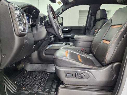 Used 2022 GMC Sierra 2500 AT4 w/ AT4 Premium Plus Package image 8