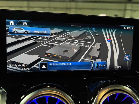 Used 2025 Mercedes-Benz GLB 250 image 30