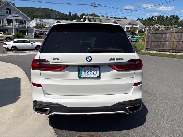 Used 2022 BMW X7 M50i w/ Cold Weather Package AWD/4WD image 22