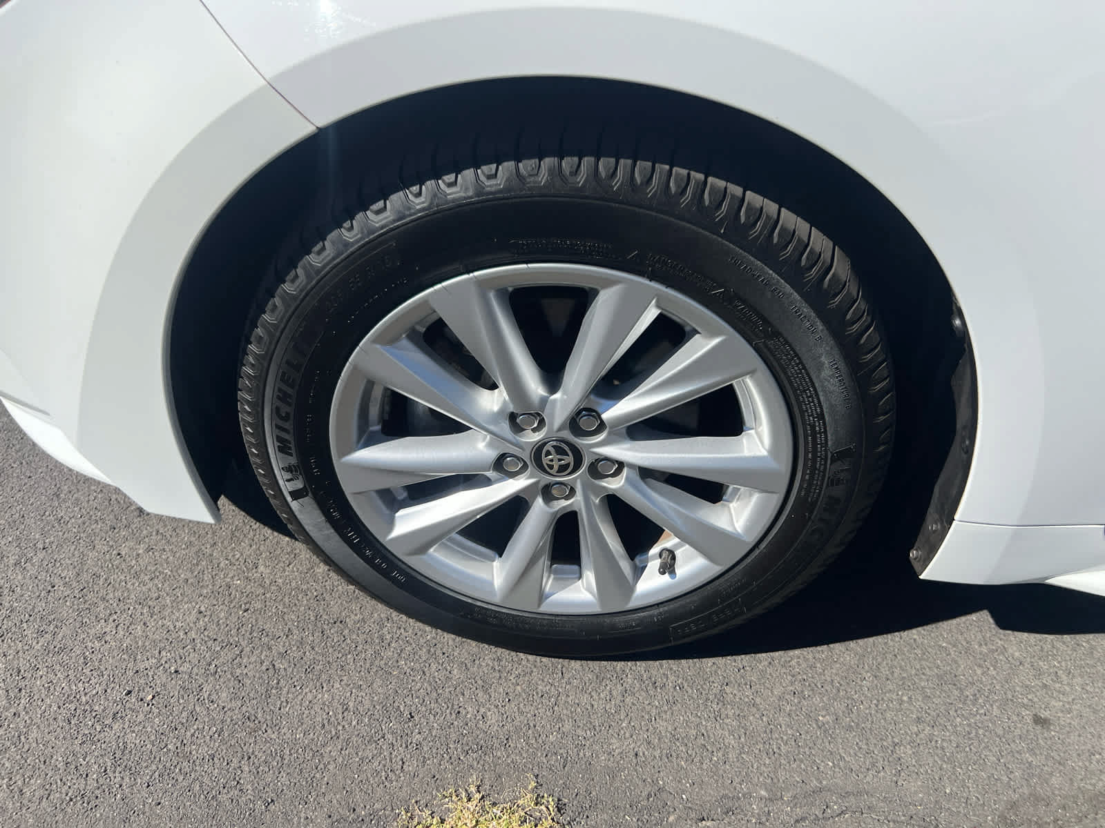 Certified 2023 Toyota Corolla XLE w/ Carpet Mat Package (TMS) FWD image 6