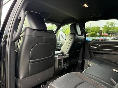Used 2026 RAM 5500 4x4 Crew Cab w/ Laramie Trim Package image 27