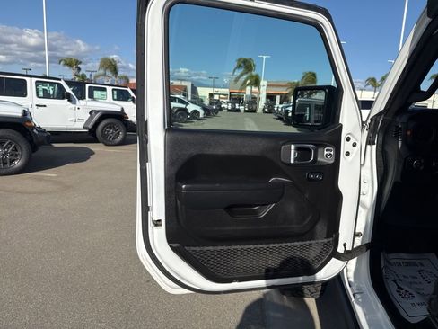 Used 2024 Jeep Gladiator Mojave w/ Convenience Group AWD/4WD image 13