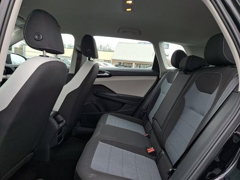 Certified 2025 Volkswagen Taos S image 10