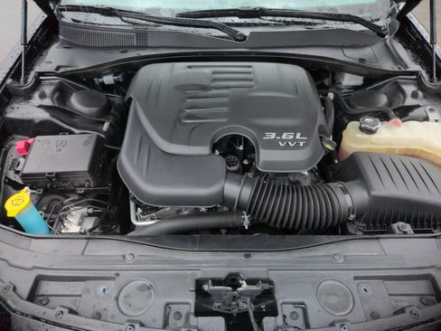 Used 2022 Chrysler 300 Touring w/ Sport Appearance Package RWD image 36