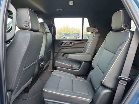 New 2026 GMC Yukon Elevation image 12