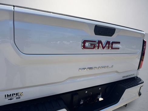 Used 2024 GMC Sierra 2500 Denali w/ Denali Reserve Package AWD/4WD image 36