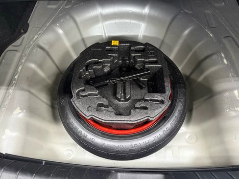 Used 2017 Hyundai Elantra SE image 34