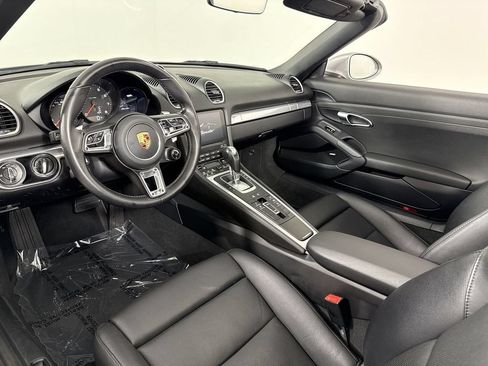 Certified 2023 Porsche 718 Boxster w/ Sport Chrono Package RWD image 4