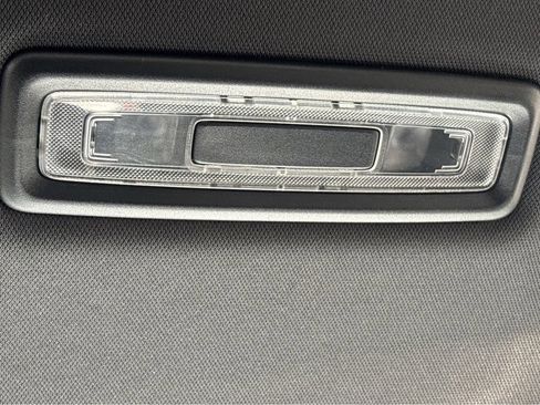 Used 2025 Chevrolet Equinox LT FWD image 18