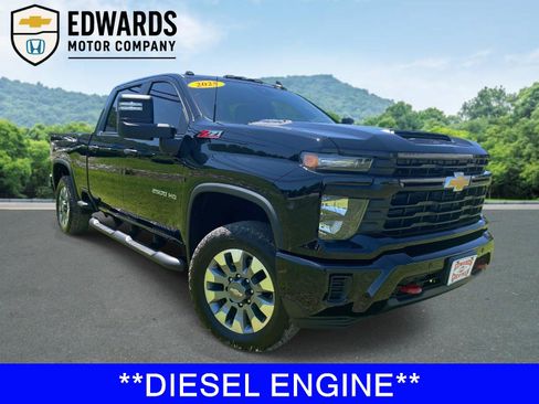 Used 2025 Chevrolet Silverado 2500 Custom w/ Custom Value Package AWD/4WD image 1