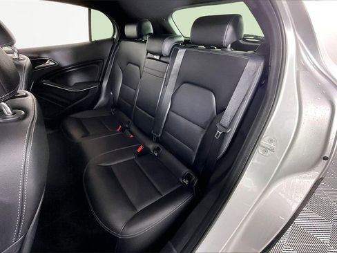 Used 2018 Mercedes-Benz GLA 250 4MATIC image 21