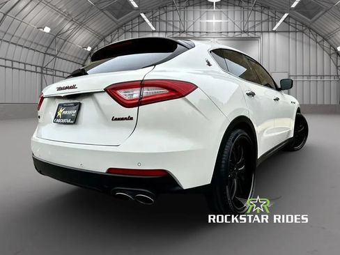 Used 2018 Maserati Levante AWD/4WD image 35