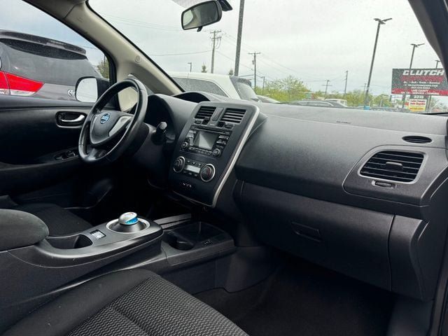 Used 2014 Nissan Leaf S w/ Charge Package FWD image 15