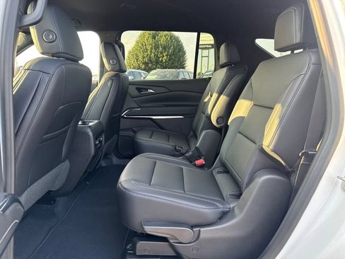 New 2026 Chevrolet Traverse LT FWD image 12