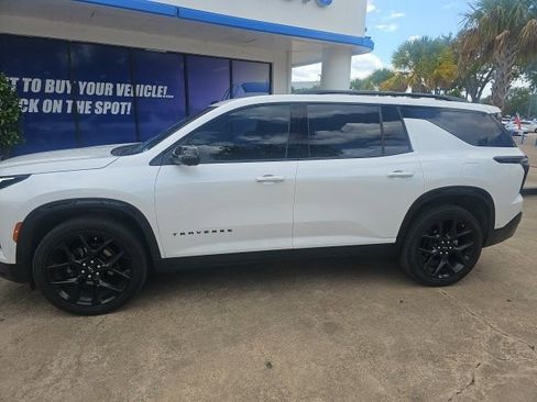 Used 2024 Chevrolet Traverse RS image 1