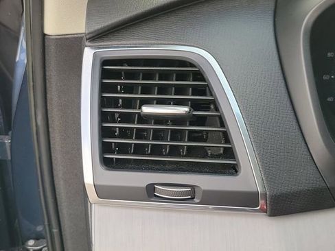 Used 2023 Volvo XC90 B5 Core image 32