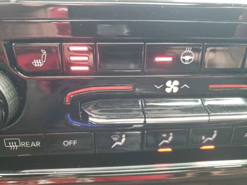 Used 2023 Jeep Grand Cherokee Altitude image 16