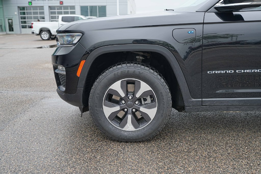 Used 2024 Jeep Grand Cherokee Limited 4xe AWD/4WD image 11
