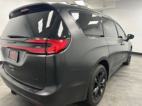 Used 2022 Chrysler Pacifica Pinnacle image 16