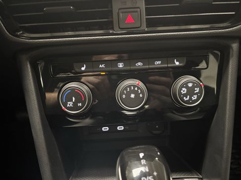 New 2025 Volkswagen Taos S image 18