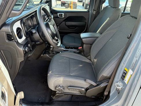 Certified 2024 Jeep Gladiator Sport image 17