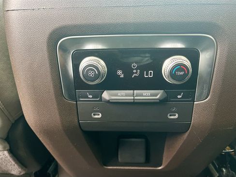 Used 2022 GMC Yukon SLT w/ SLT Premium Package AWD/4WD image 33