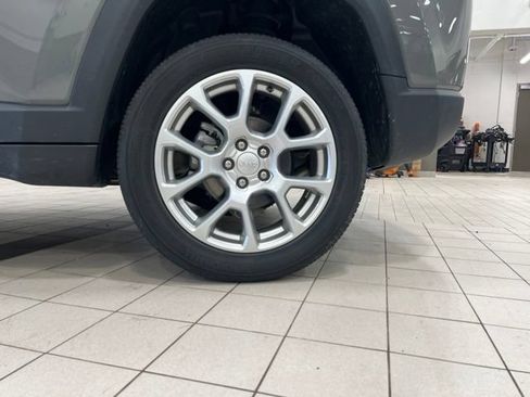 Used 2023 Jeep Compass Latitude AWD/4WD image 23