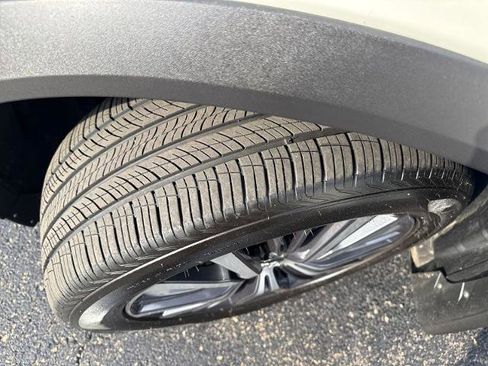 Certified 2025 INFINITI QX60 Sensory image 28