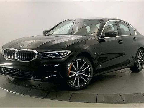 Used 2022 BMW 330e xDrive w/ Premium Package AWD/4WD image 11