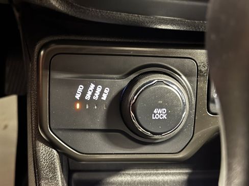 Used 2023 Jeep Renegade Altitude w/ Convenience Group I AWD/4WD image 29