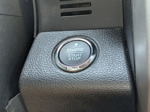 Used 2018 Ford F150 Lariat RWD image 32