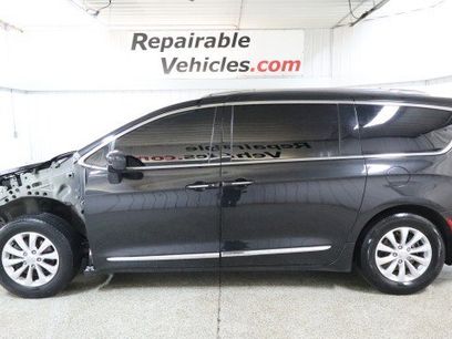 Used 2019 Chrysler Pacifica Touring-L