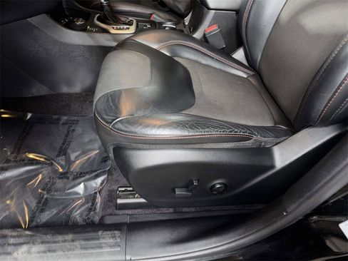 Used 2017 Jeep Cherokee Trailhawk w/ Comfort/Convenience Group image 3