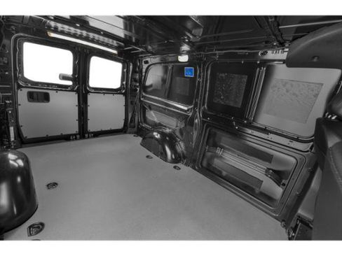 Used 2023 Mercedes-Benz Metris image 13