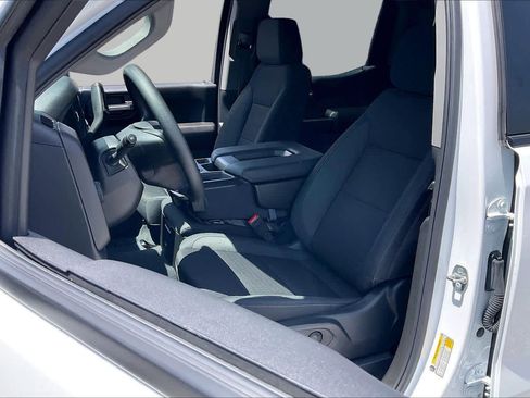 Used 2025 Chevrolet Silverado 1500 Custom RWD image 9