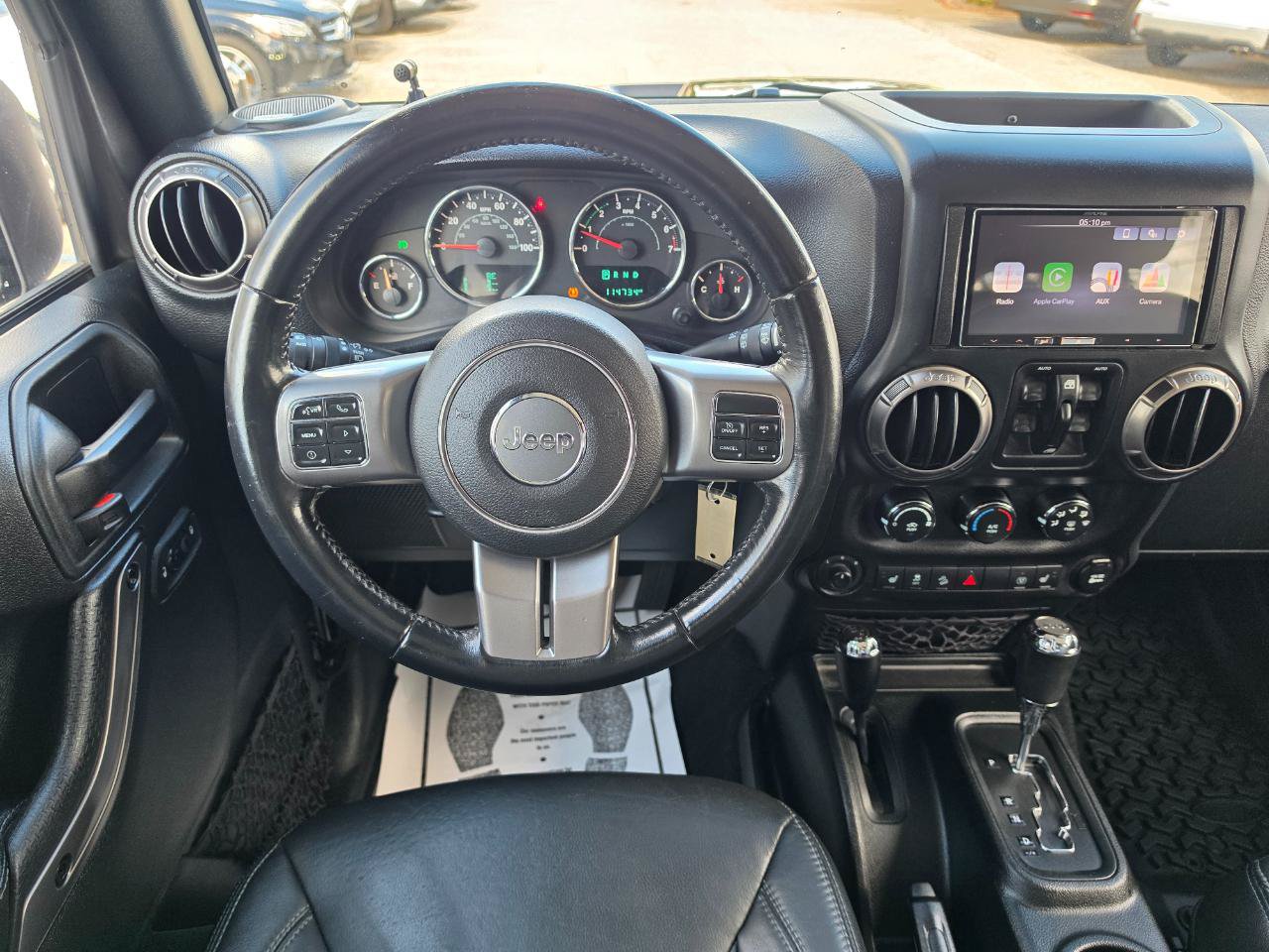 Used 2018 Jeep Wrangler Unlimited Sahara AWD/4WD image 13