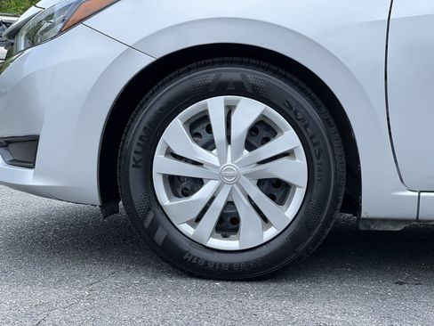 Used 2025 Nissan Versa S FWD image 11