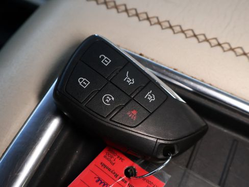 Used 2021 GMC Yukon Denali w/ Denali Premium Package image 34