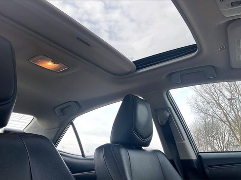 Used 2017 Toyota Corolla SE w/ SE Premium Package image 22