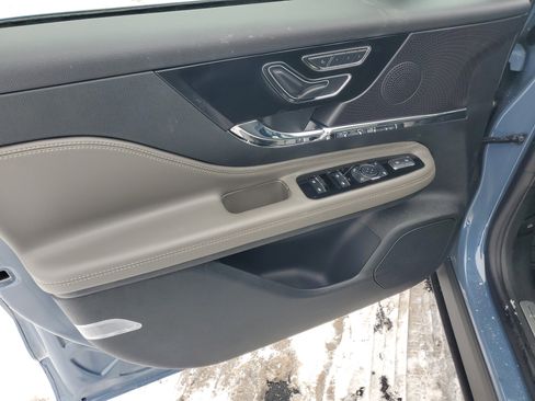 New 2026 Lincoln Corsair Premiere image 8