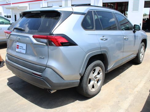 Used 2021 Toyota RAV4 XLE w/ Convenience Package FWD image 11
