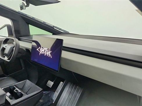 Used 2025 Tesla Cybertruck AWD Crew Cab image 16